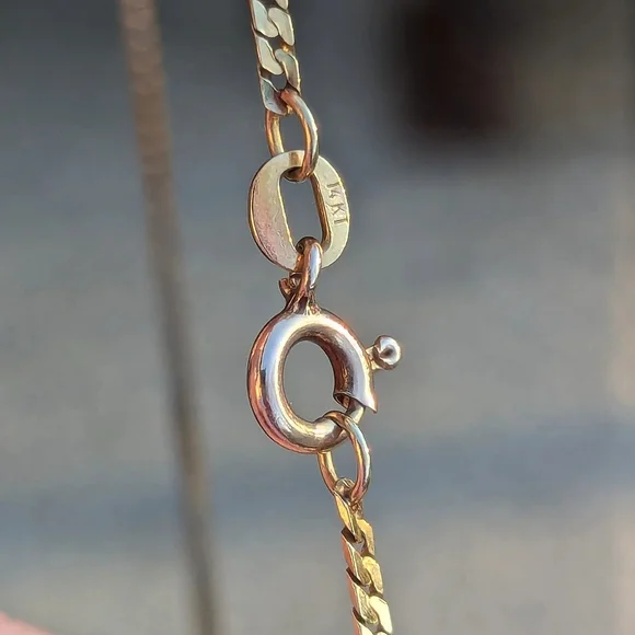 ON HOLD Vintage 14k Yellow Gold Oval Hand Engraved Locket Box Chain Necklace - Picture 8 of 11